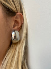 Load image into Gallery viewer, Vintage Silver Wide Hoops
