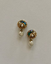 Load image into Gallery viewer, Vintage Earrings
