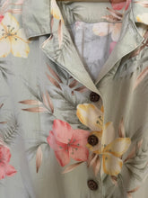 Load image into Gallery viewer, Vintage Floral Blouse

