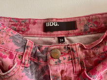Load image into Gallery viewer, Vintage BDG Floral Shorts
