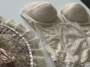 Vintage Lace Details Bustier