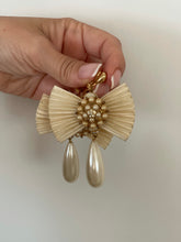 Load image into Gallery viewer, Traveling into Pearls Vintage Earrings
