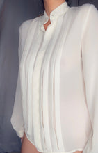 Load image into Gallery viewer, Vintage Light Cream Blouse
