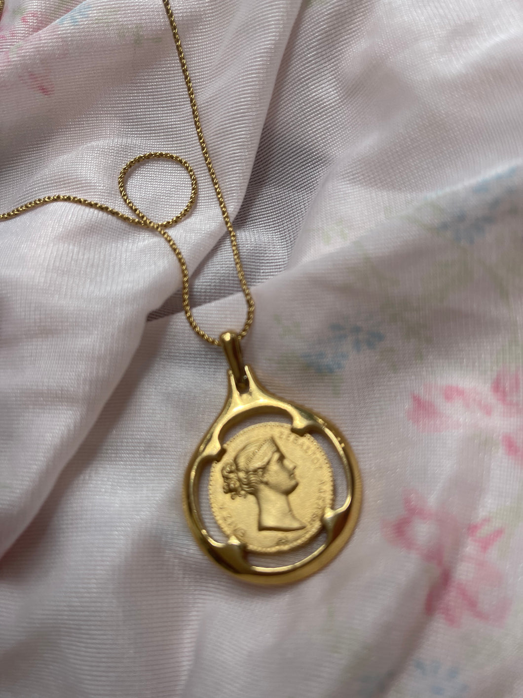 Vintage Gold tone Necklace
