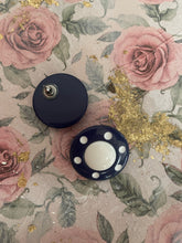 Load image into Gallery viewer, Vintage Dots Earring

