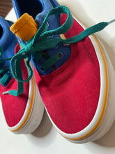 Load image into Gallery viewer, PreLoved kids VANS Size 3
