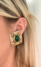 Load image into Gallery viewer, Beautiful Vintage Faux Gold Earrings
