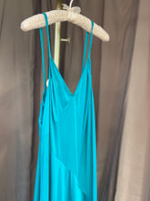 Load image into Gallery viewer, Vintage 70’s Long Slip
