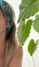 Load image into Gallery viewer, Vintage Scarf
