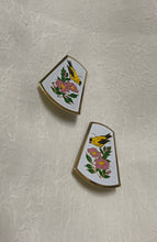 Load image into Gallery viewer, Vintage Clip On Earrings
