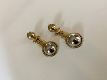 Load image into Gallery viewer, Vintage Clíp On Earrings
