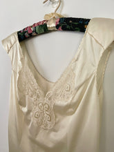 Load image into Gallery viewer, Vintage 70’s Camisole
