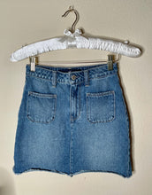 Load image into Gallery viewer, PreLoved High Rise Skirt
