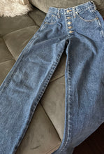 Load image into Gallery viewer, Vintage High Waisted Wrangler Jeans
