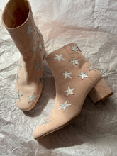 Load image into Gallery viewer, Retro 70’s Style Booties
