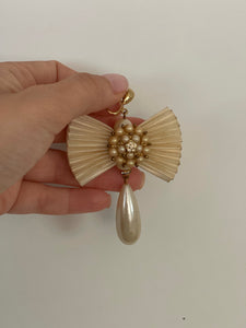 Traveling into Pearls Vintage Earrings