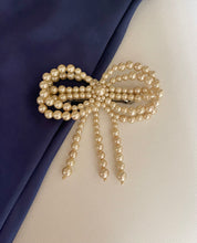 Load image into Gallery viewer, Vintage Hair Barrette
