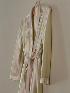 Beautiful Vintage Robe