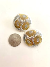 Load image into Gallery viewer, Vintage Earrings
