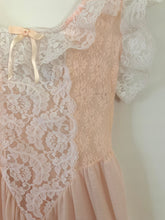 Load image into Gallery viewer, Encaje al Natural Vintage Nightgown
