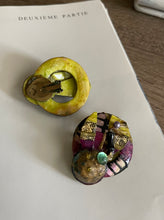 Load image into Gallery viewer, Vintage Clip On Earrings
