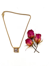 Load image into Gallery viewer, Vintage Avon Necklace
