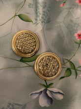 Load image into Gallery viewer, Vintage Clip On Earrings
