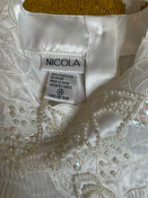 Load image into Gallery viewer, Vintage White Blouse
