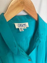 Load image into Gallery viewer, Vintage Button Up Blouse

