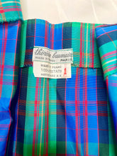 Load image into Gallery viewer, Perfect for Christmas Vintage 90’s Top

