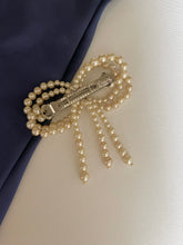 Load image into Gallery viewer, Vintage Hair Barrette
