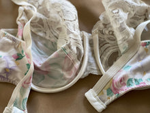 Load image into Gallery viewer, Vintage Floral Bra

