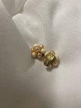 Load image into Gallery viewer, Vintage Clip On Earrings
