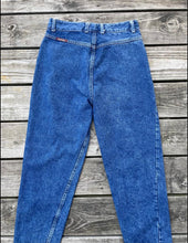 Load image into Gallery viewer, Vintage High Waisted Mom Jeans
