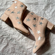 Load image into Gallery viewer, Retro 70’s Style Booties
