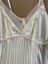 Load image into Gallery viewer, Vintage Lingerie Slip
